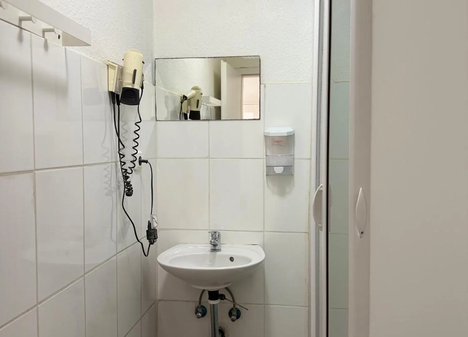 *** בית הארחה קלן Hotel Garni Emir גרמניה