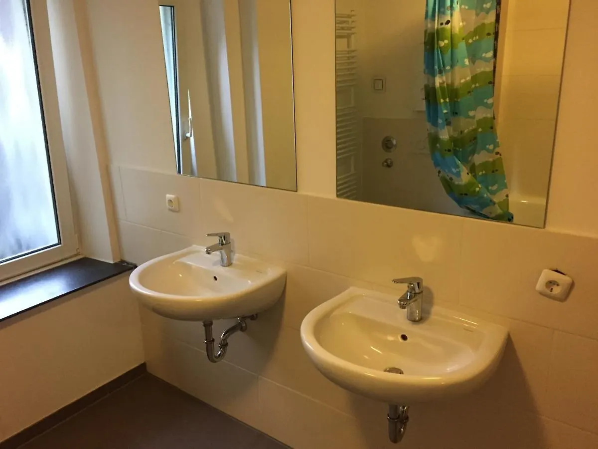 Hotel Garni Emir Cologne 3*,