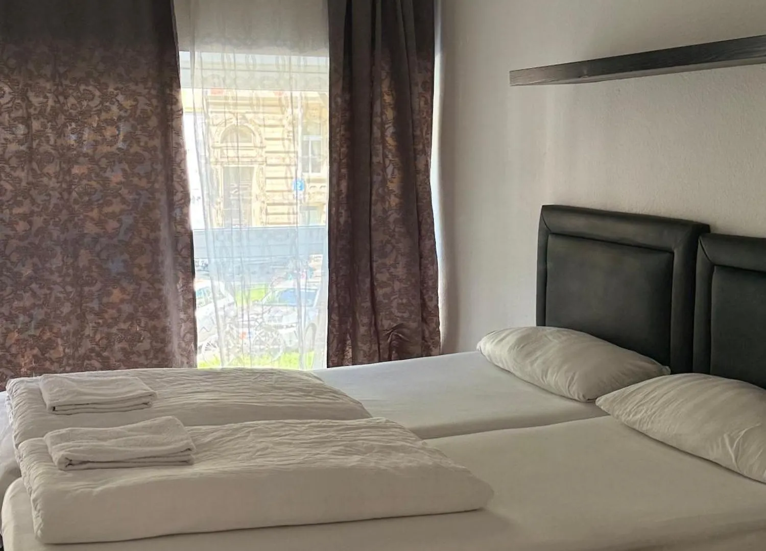 Hotel Garni Emir Colonia 3*,