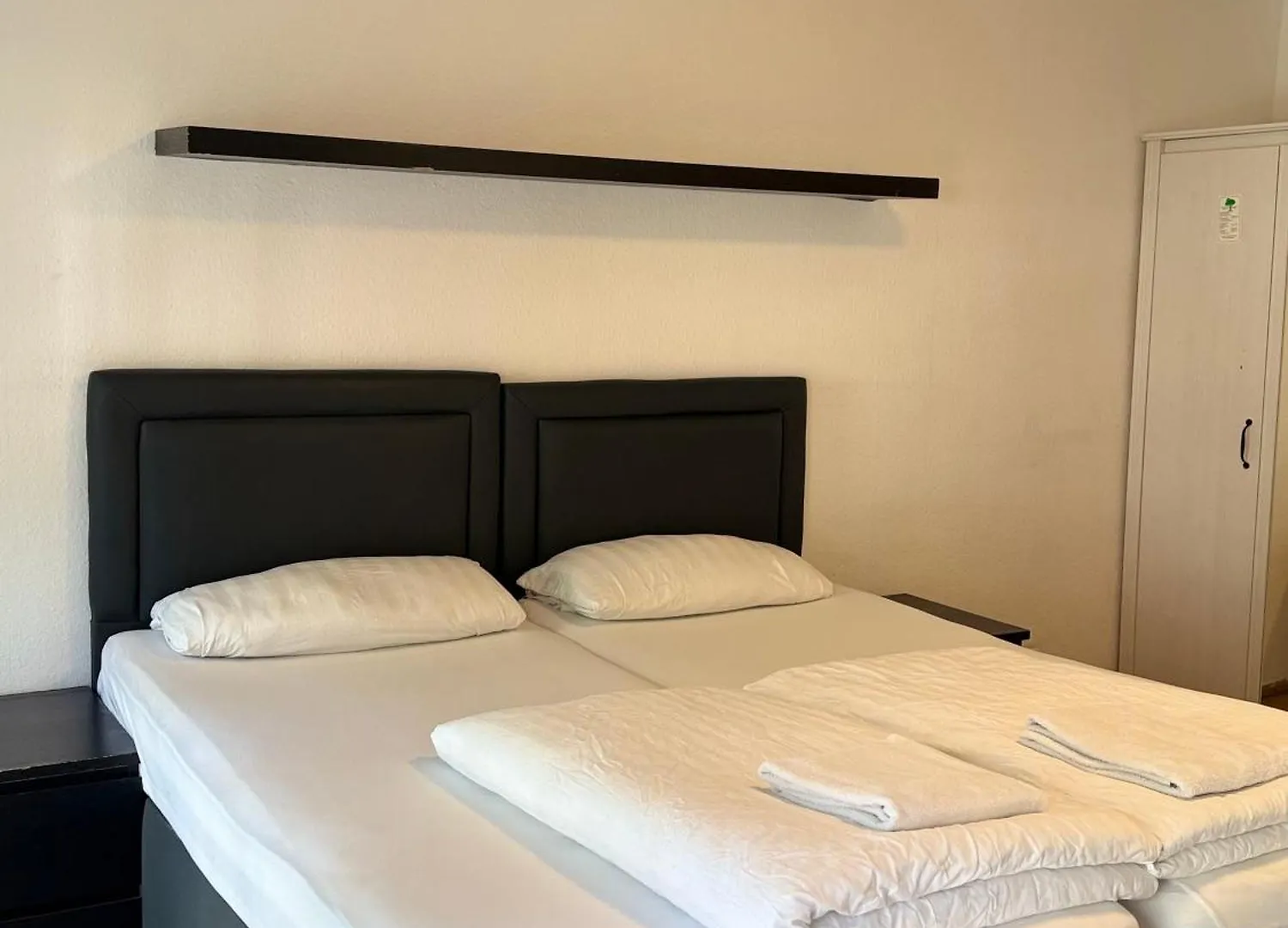 Hotel Garni Emir Colonia